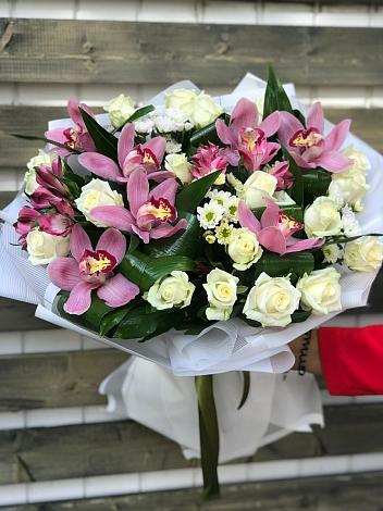 Букет цветов из: Розы и Хризантемы в Кулаково