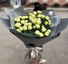 Букет Белые кустовые розы Солинеро в Кулаково