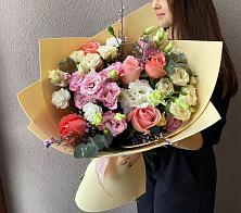 Букет цветов из:  Розы, Лизиантусы и Гвоздики в Кулаково